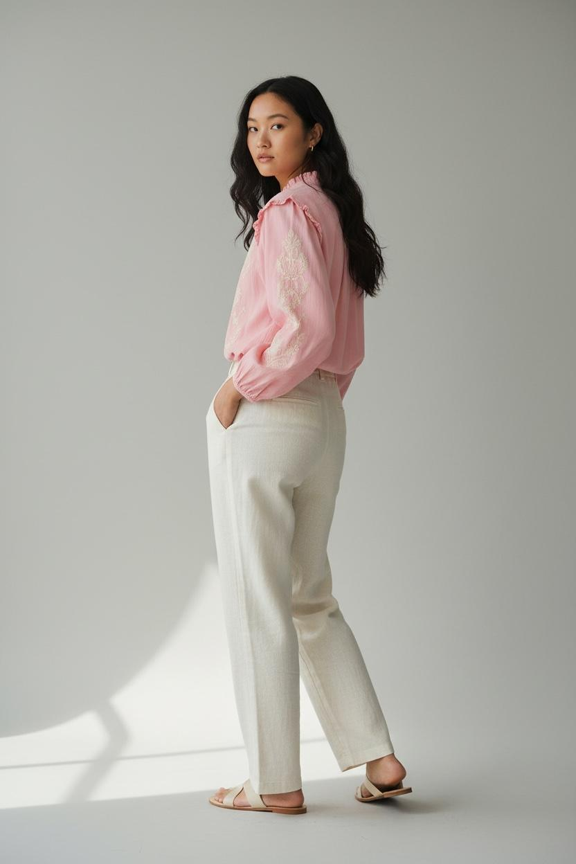 Camisa rosa bordada - Imagen 2